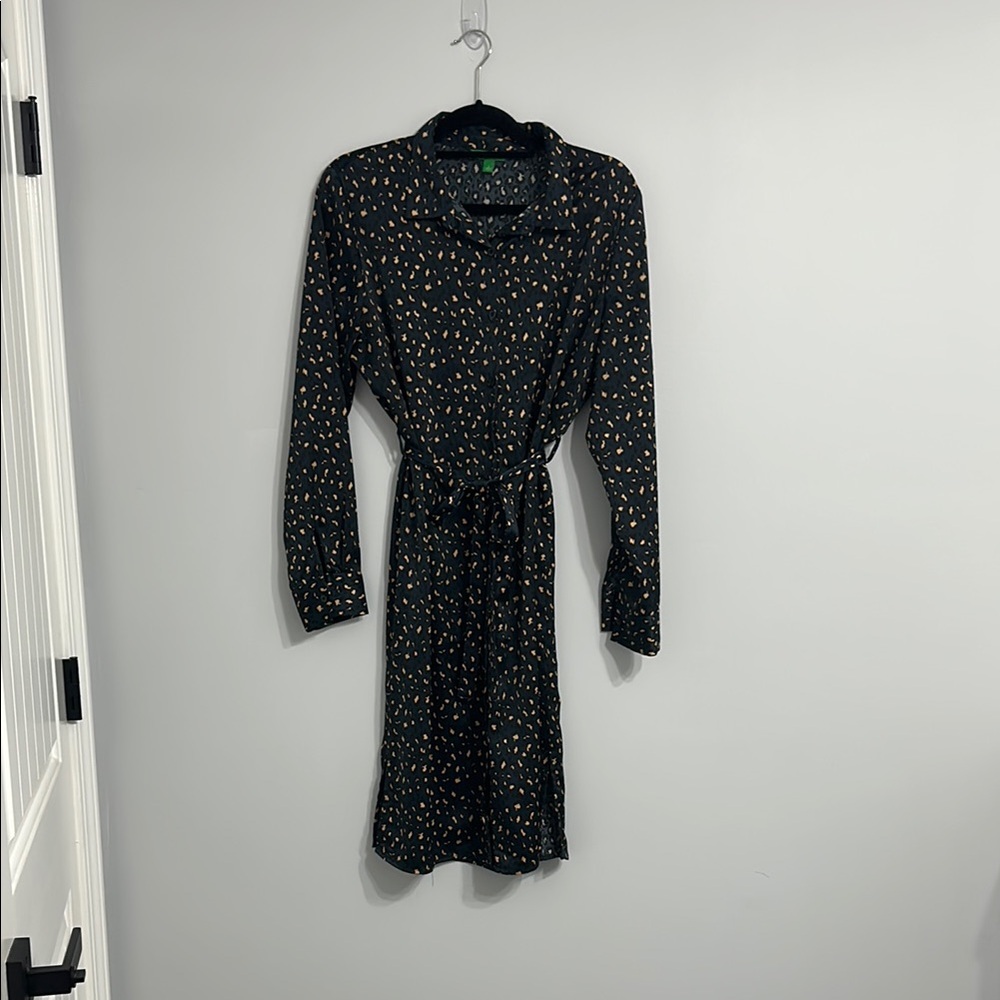 Dip Black/Tan/Navy Sheath Dress with Notched Collar